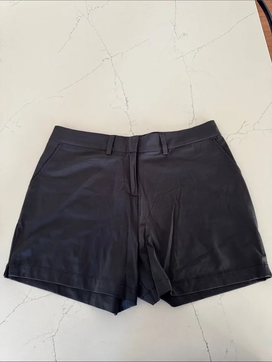 Southern Tide Black Women's Tailored Bermuda Shorts