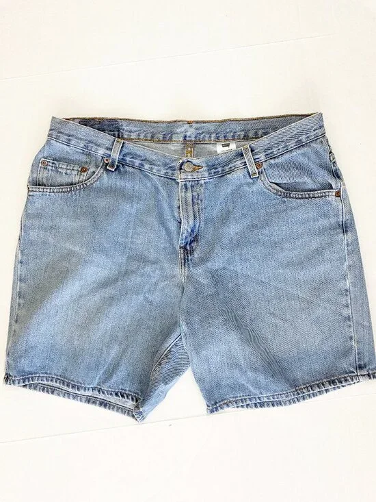 Levi's 550 Relaxed Fit Denim Y2K Mom Shorts - Medium Wash Blue - Size 16