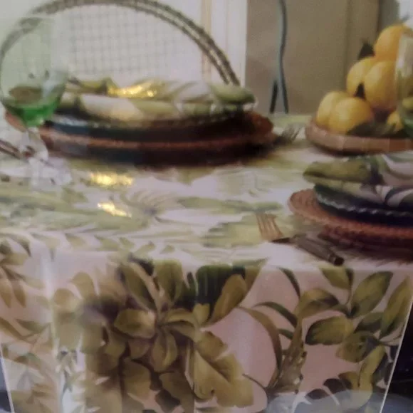 Green Leaf Tablecloth 60 X 102