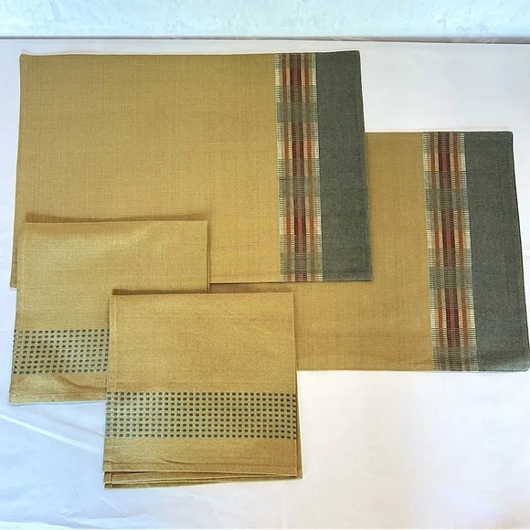 Set of 2 Woven Placemats with Coordinating Cloth Napkins Olive Green Rust Cream