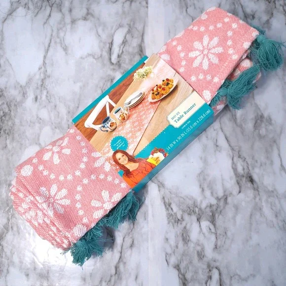 The Pioneer‎ Woman Daisy Geo Table Runner 14