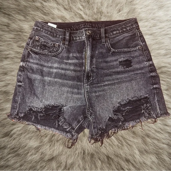 American Eagle Women’s Black Distressed Denim Shorts Size 4