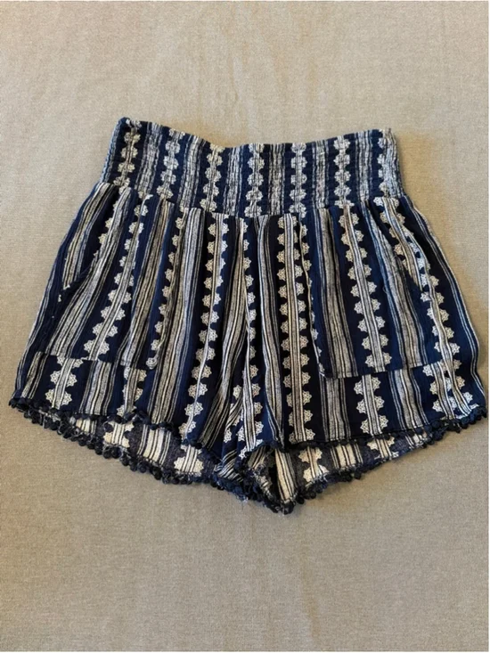 Three Dots Women's Pull On Shorts Navy Stripe Batik Size M Boho