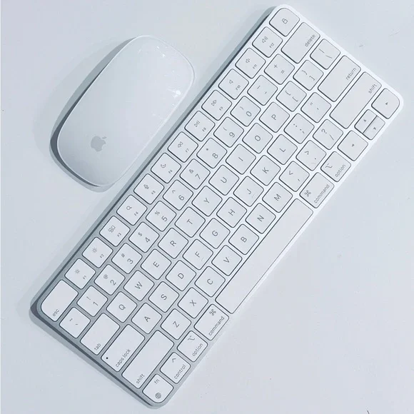Apple Magic Mouse and Keyboard 2 - White