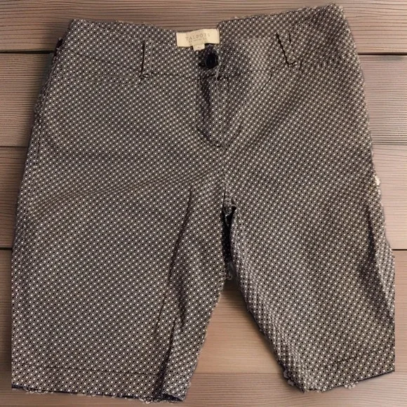 Talbots Women's  Shorts Petites Sz 4P Navy w/White Geometric  Pockets Preppy Y2K