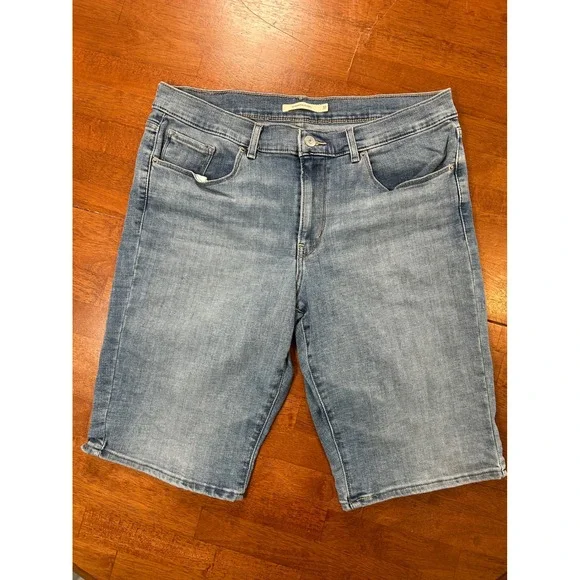Levi Strauss Bermuda Short Womens Size 31 Blue Denim Stretch Mid Rise Shorts
