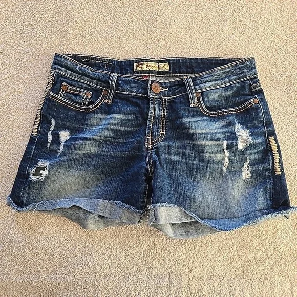 BKE Denim Madison Low‎ Rise Distressed Rough Hem Shorts Womens 28 Blue Y2K Vibes
