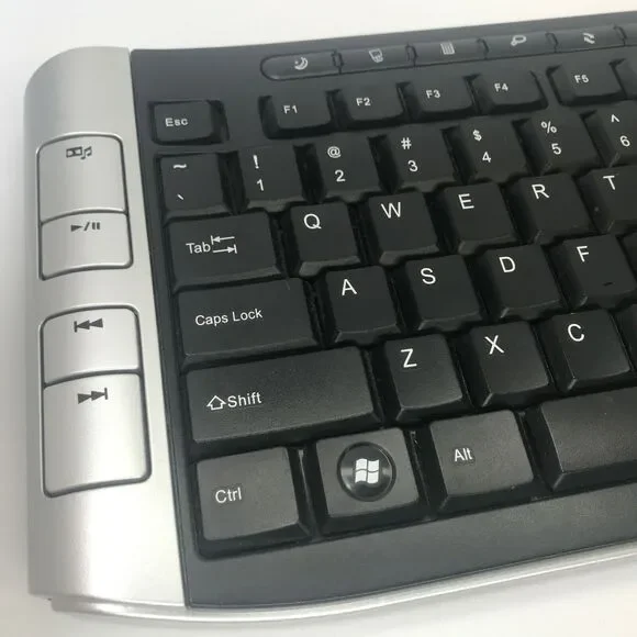 Inland Pro 60178 2.4GHz 118-Key Wireless Multimedia Keyboard BLACK Great Cond...
