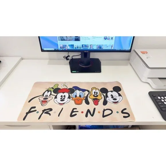 Cartoon Friends Pattern Extended Mouse Pad: Large Non-Slip Desk Mat for Gaming &