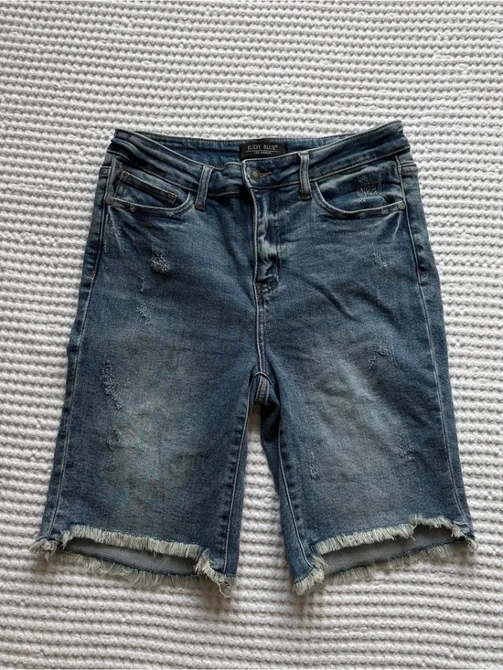 Judy Blue High Rise Cutoff Bermuda Shorts Medium Wash Raw Hem Distressed M