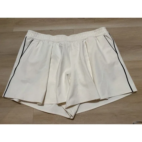 CALIA Women's Golf Fashion Cream Short With Pockets Size XXL Wicking SPF 50+ NWT