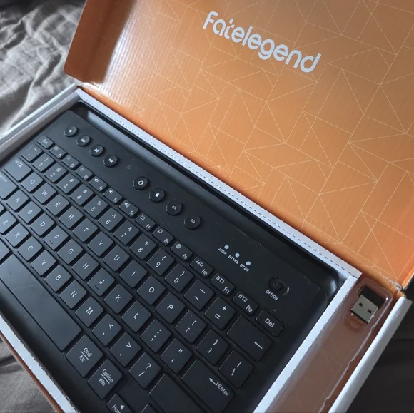 NWT Wireless Phone Keyboard