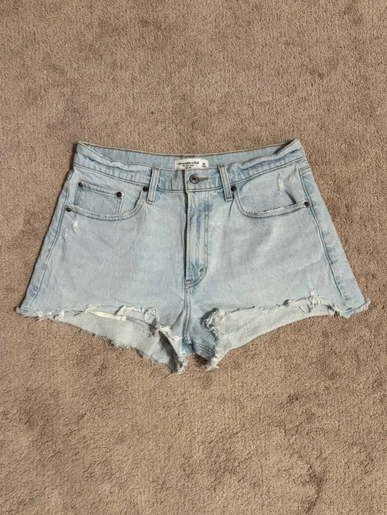 Abercrombie & Fitch The Mom Short High Rise