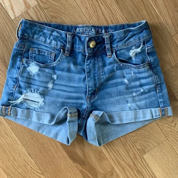 American Eagle AEO High Rise Shorties Size 4 Super Stretch Distressed Shorts EUC