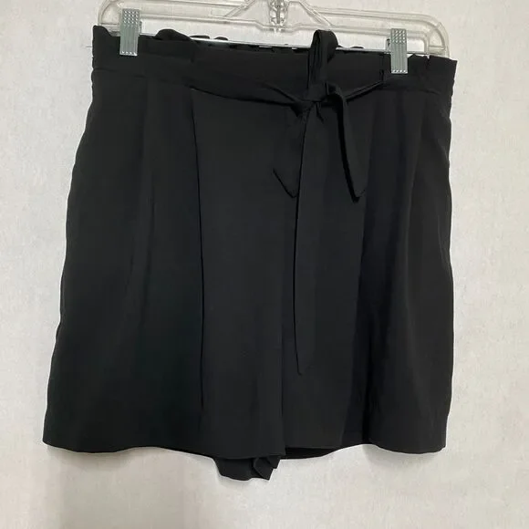 Worthington Shorts Women Size Medium Black Paper bag Waist Belted