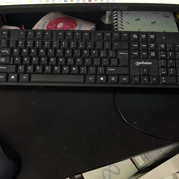 Manhattan Black Wired Keyboard