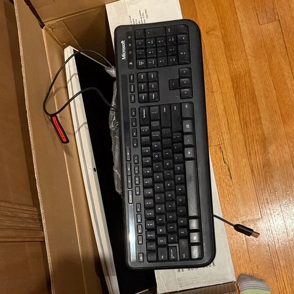 Keyboard wired