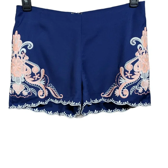 Francesca's Alya floral embroidered‎ shorts