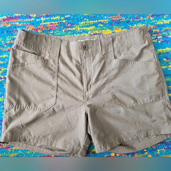 5.11 Layla Shorts In Ranger Green Size 12, 5