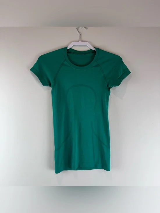 Lululemon Deep Marina Green Athletic Swiftly Tech Short Sleeve 2.0 Shirt Size 2