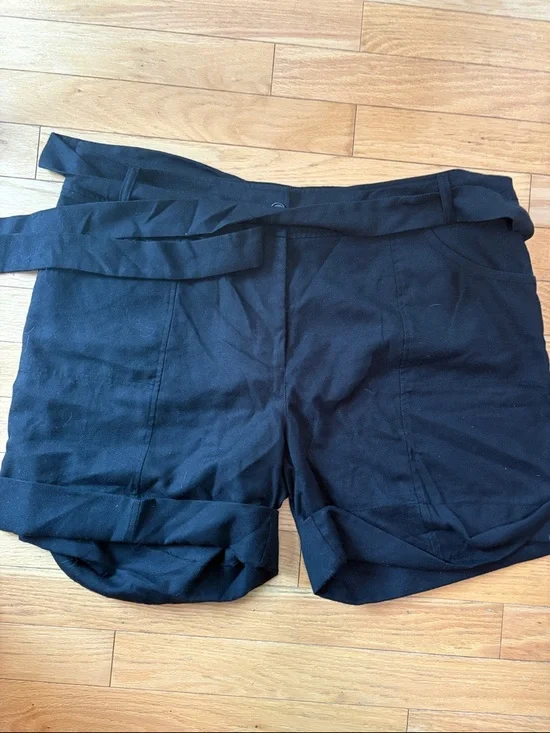 Kim Parrish collection High-Waist Belted Casual Shorts