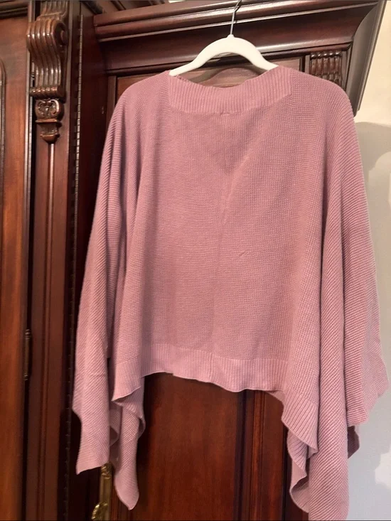 Lulu Lemon Women’s Lightweight Mauve Knit poncho Sweater