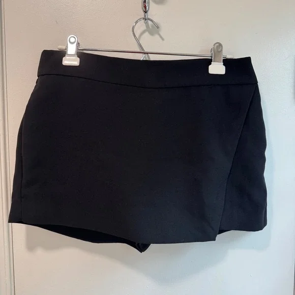 J. Crew Skort Black Mini Skirt Shorts Lined‎ Side Zip Pockets Career Size 10