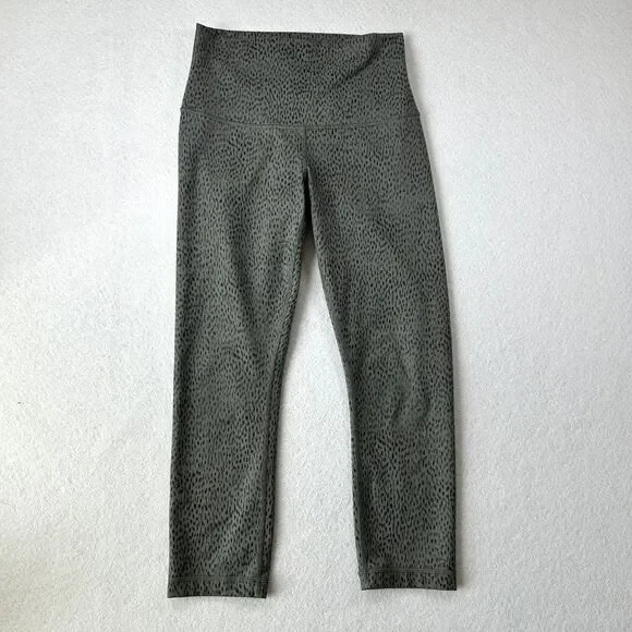 Lululemon‎ Leggings Sz 6 (No Tag) Gray Wunder Under Crop Roll Down Dottie Dash