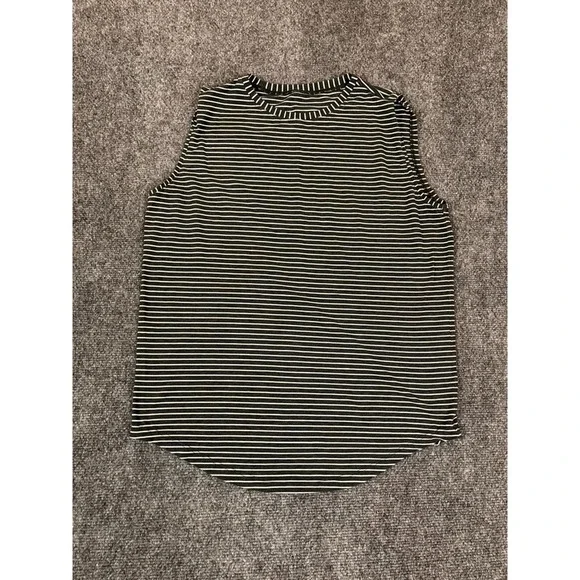 Lululemon Top Womens White Black‎ Striped Sleeveless Activewear No size tag L?