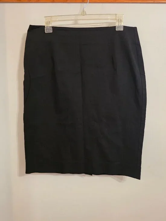 Body by Victoria Size 12 Black Skirt