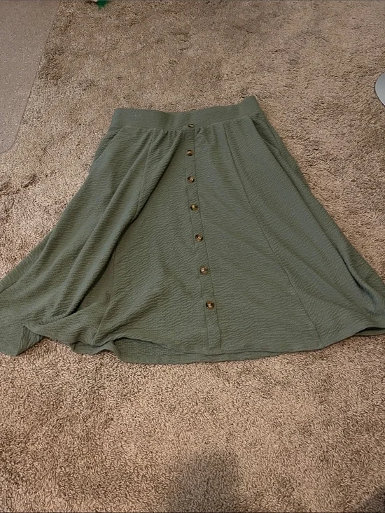 Torrid 00 green flare skirt buttons capsule layering