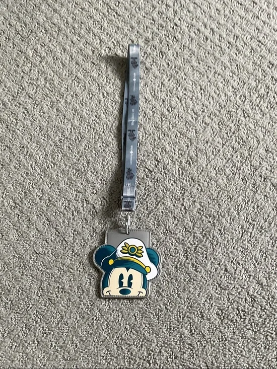 Disney Teal and Cream Minnie Mouse Lanyard ID Holder