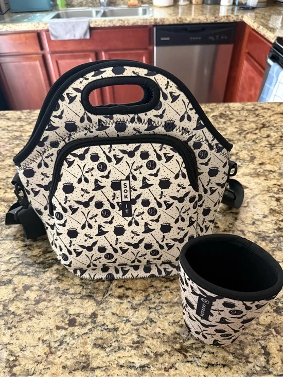 Sok It Harry Potter Neoprene Lunch Bag & Cup Holder in Cream & Black