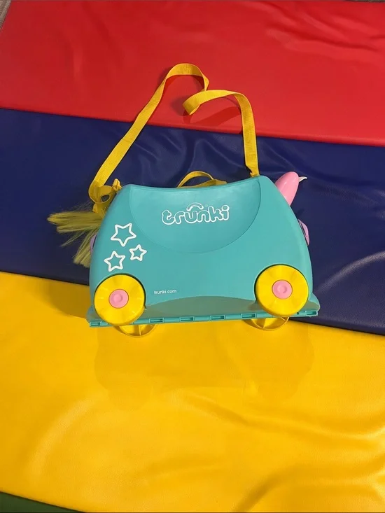 Unicorn Trunki Teal Ride-On Suitcase