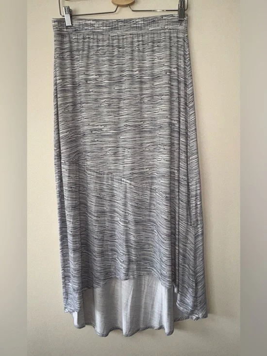 Nurture High Low Maxi Skirt Gray Stretch Waist Flowy Size M