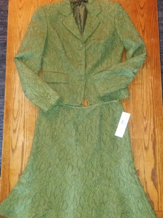 Anne Klein Size 4 Skirt Suit NWT