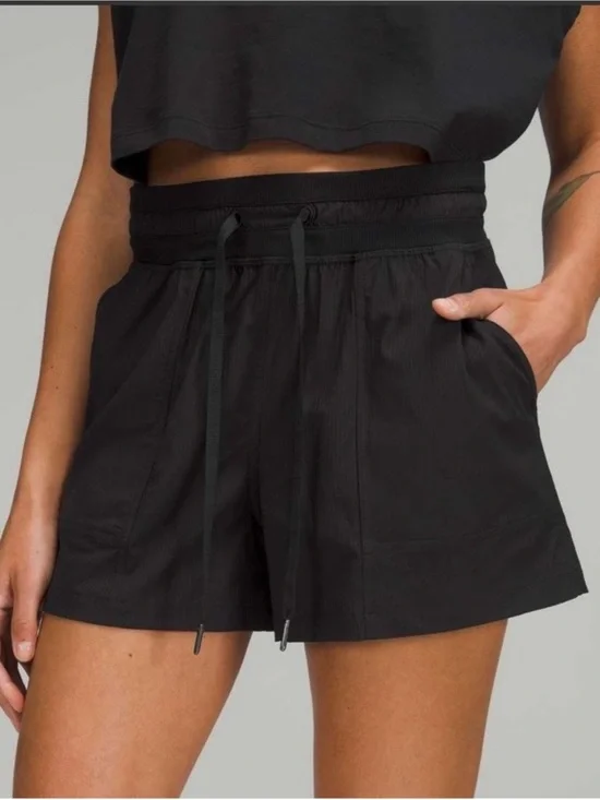 Lululemon Dance Studio High-Rise Short 3.5