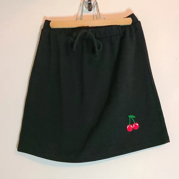 Cherry mini skirt xs