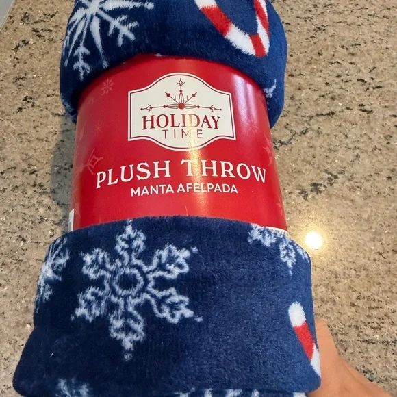 Holiday Time Navy Plush Throw with Snowflakes