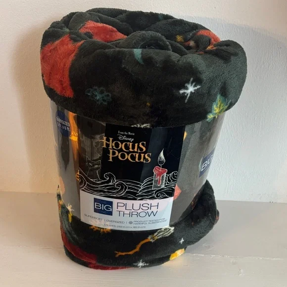 Disney Hocus Pocus Dark Green Plush Throw