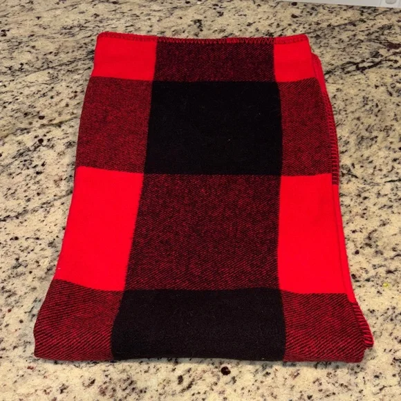 Buffalo Plaid Holiday Blanket 50” X 67”