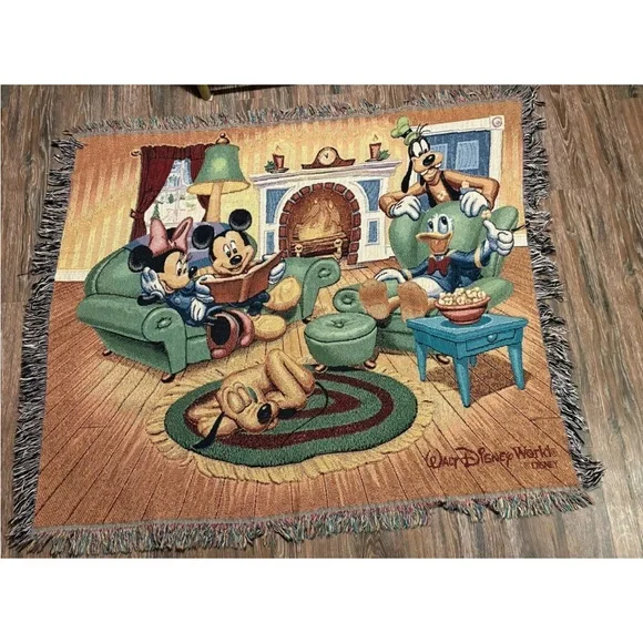Walt Disney Holiday Christmas Tapestry Throw Blanket Mickey Minnie & Friends