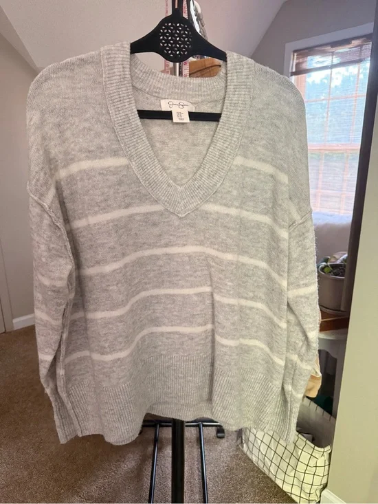 Jessica Simpson Light Gray & White Striped V-Neck Sweater