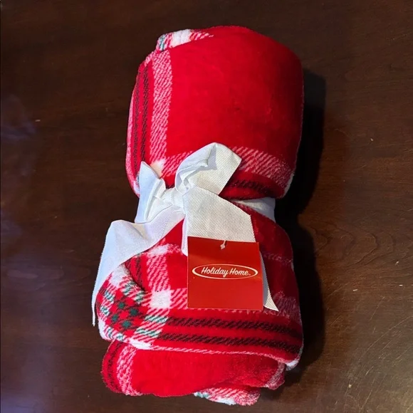 Holiday Home Christmas Red, Green & White Plaid Blanket NWT