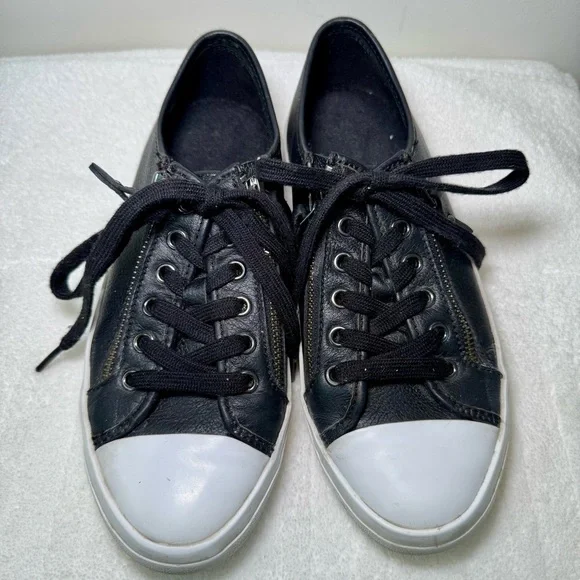 Coach Women’s Empire black and white‎ leather sneakers with zipper detail size 8