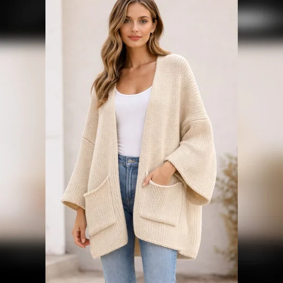 Olivaceous Women's Open Front Chunky Knit Cardigan Oatmeal Color Meduim NWOT
