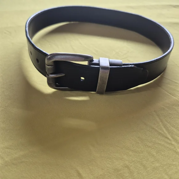 Levi's Black Leather Belt with Metal Buckle