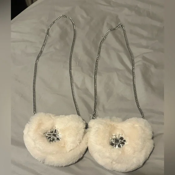 Beautiful fur with chain purse (set of 2)