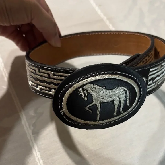 Black and Silver Horse Emblem Belt