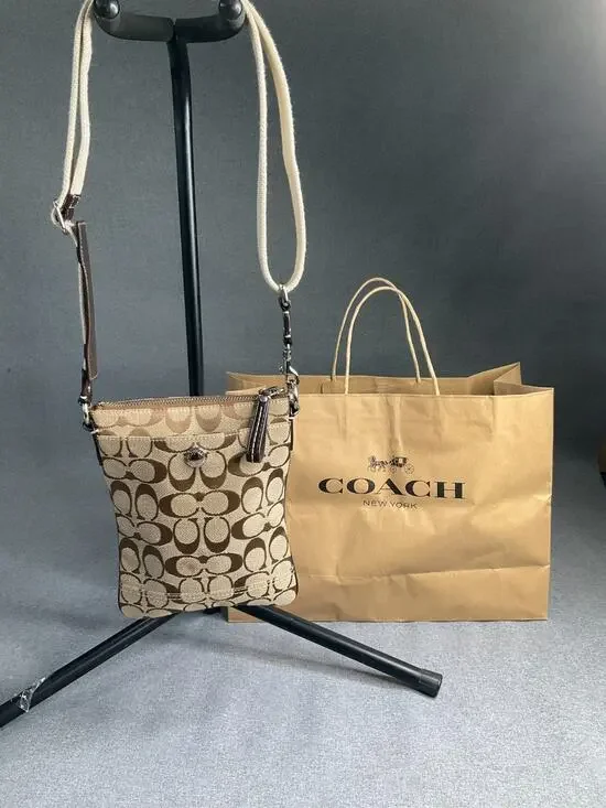 Vintage Coach Crossbody Bag Womens Small Khaki Brown Signature C Monogram 10250
